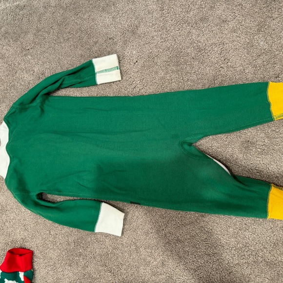 GUC Hanna andersson elf pajama 12-18 months - Picture 3 of 3